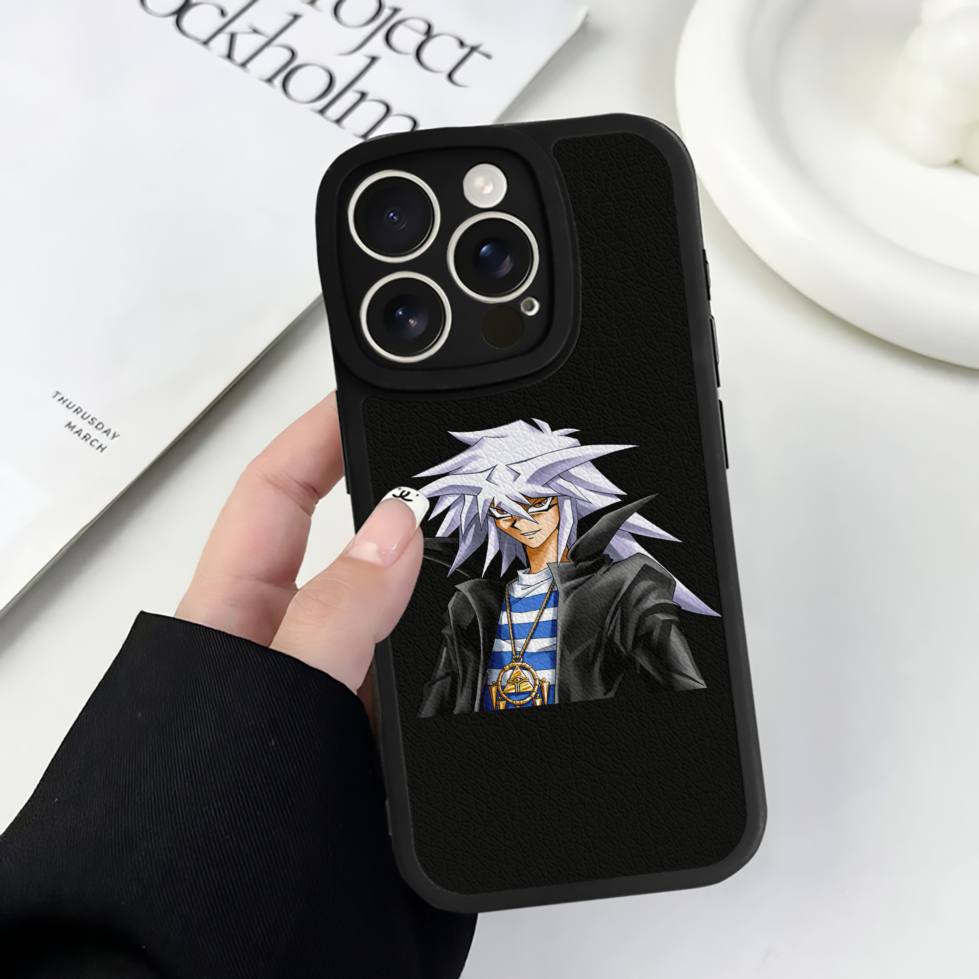 遊☆戯☆王 Yu-Gi-Oh! 【iPhone 16シリーズ対応】シリコンスマホケース（レザー調） 材質：シリコン